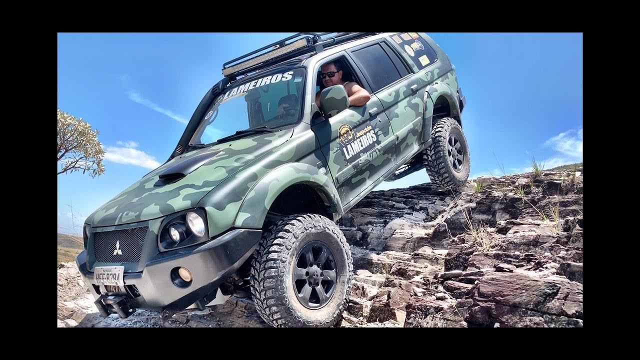PAJERO SPORT 2.5 HPE COM BLOQUEIO ELÉTRICO NA TRASEIRA