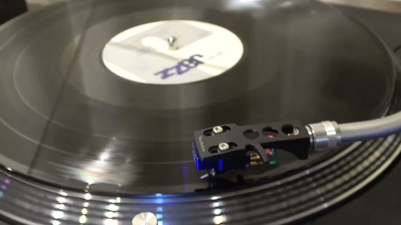 Yamaha A-1000 Amp driven by Technics 1200 GR Turntable thru Klipshorns ... Spinning wax