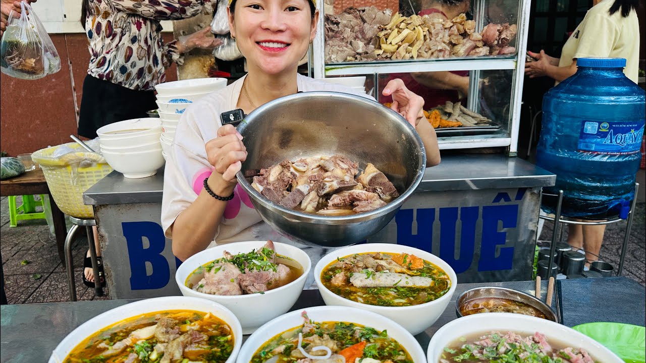 CÁC TIỂU THƯƠNG BÁN HÀNG THỬ THÁCH TỚI TẤP NGA SUMO ĐẠI CHIẾN BÚN BÒ NHƯ Ý