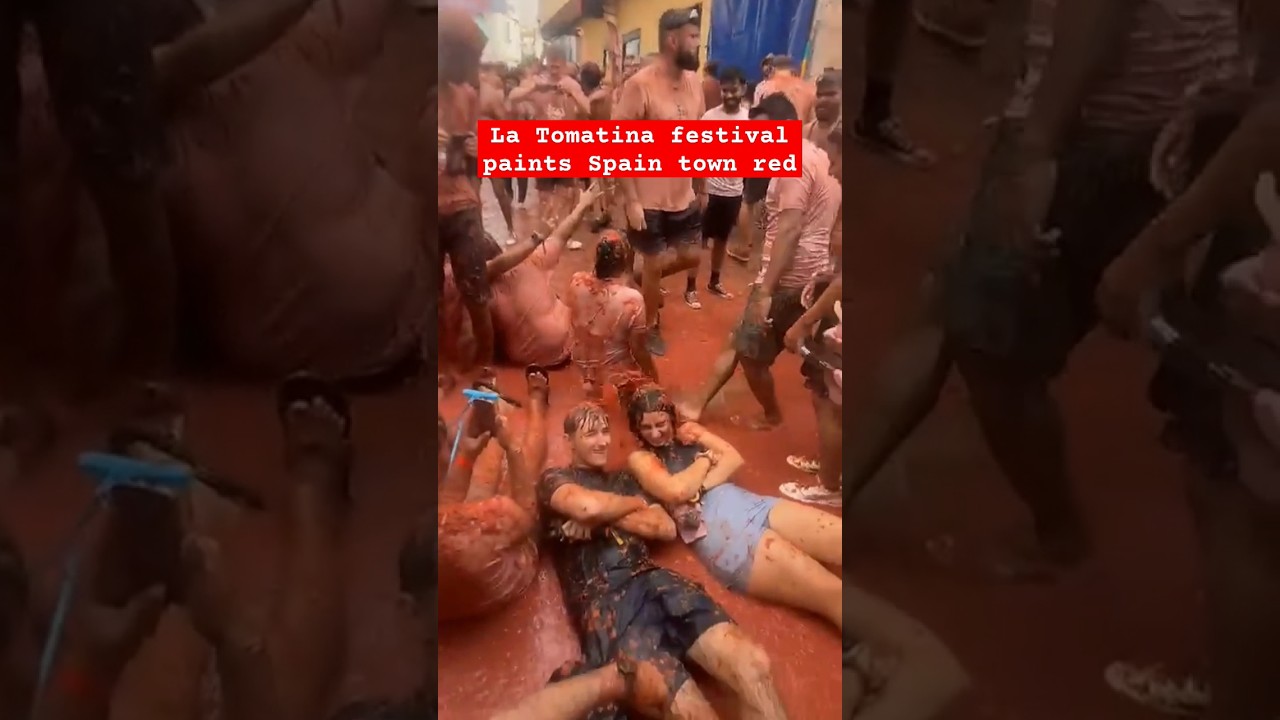 Fun in La Tomatina Festival 2024 in Bu&ntilde;ol, Spain #latomaniotravez #latomatina #tomatina #uniquefest