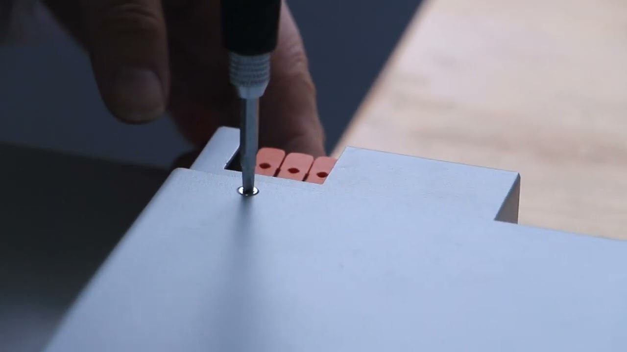 Montage des programmierbaren Netzteils