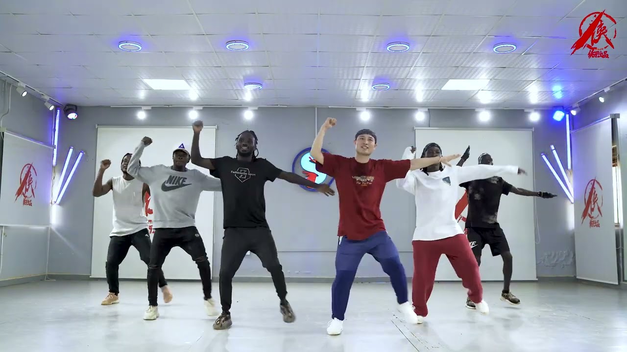 [Beginners Dance Workout] 金志文   自娱自乐|Sino Afro Dance Workout(Coreografia)|Easy Dance Fitness，Zumba