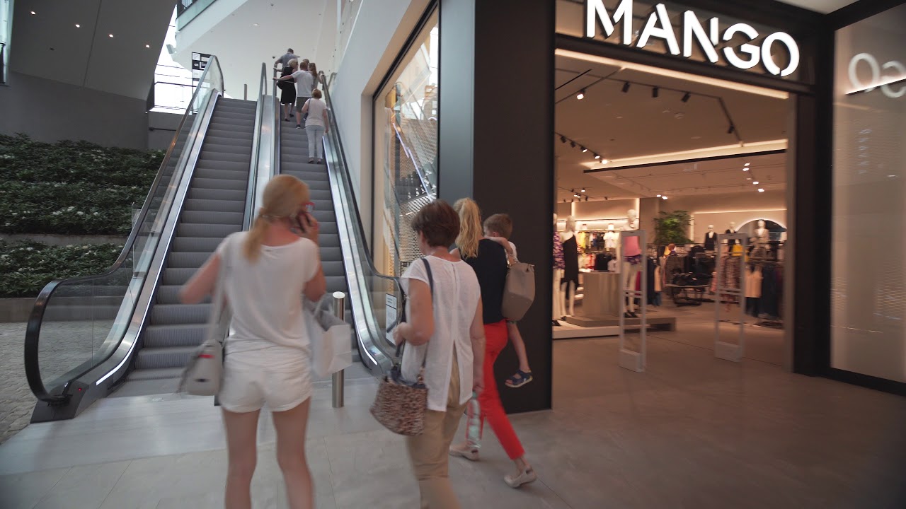 Poland, Forum Gdańsk shopping mall, 6X escalator