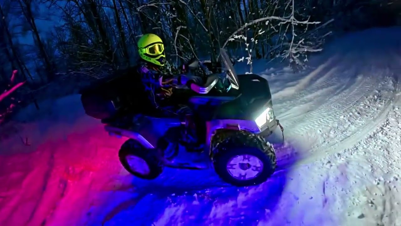 Вечерние покатушки зимой на квадроциклах. Встретили квадроцикл на гусеницах!