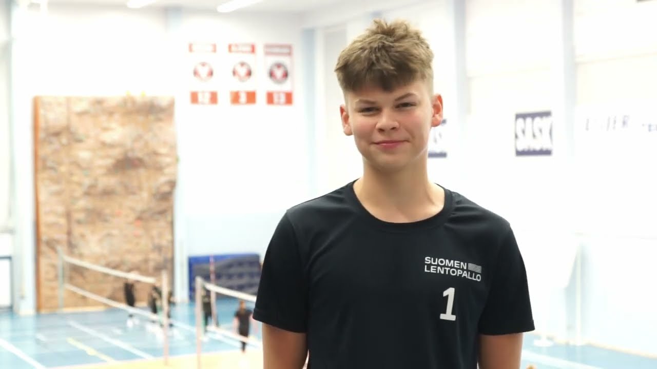 Lentopallolinjalla Veeti Esko
