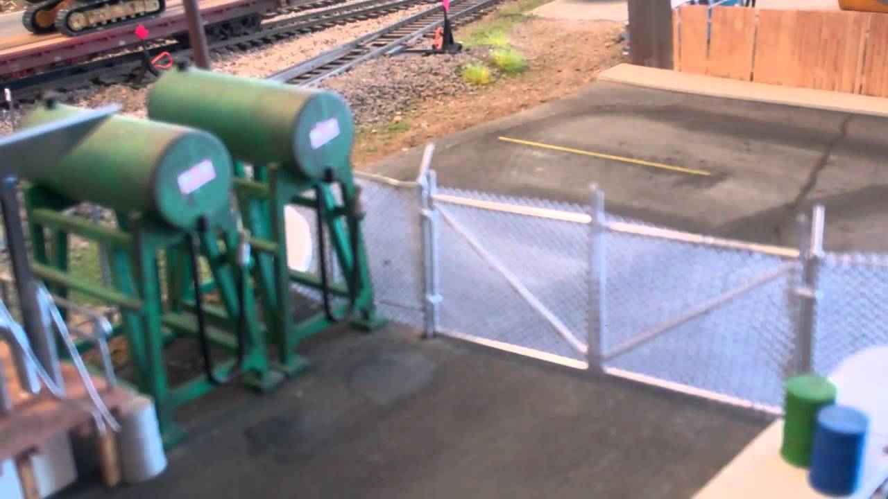 walthers chain link fence 001.MP4