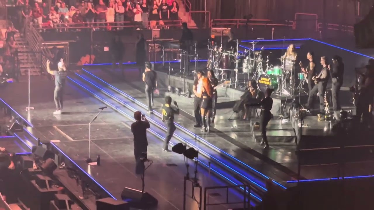 Jonas Brothers Happy Birthday to Kevin in Boise Idaho 2023 11/5/23 Ford Idaho Center Arena