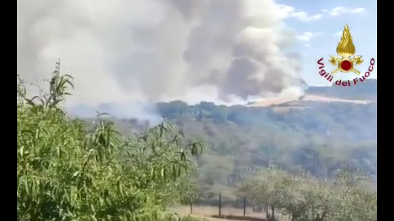 Guardea ancora alle prese con un vasto incendio: complicato lavoro per i vigili del fuoco