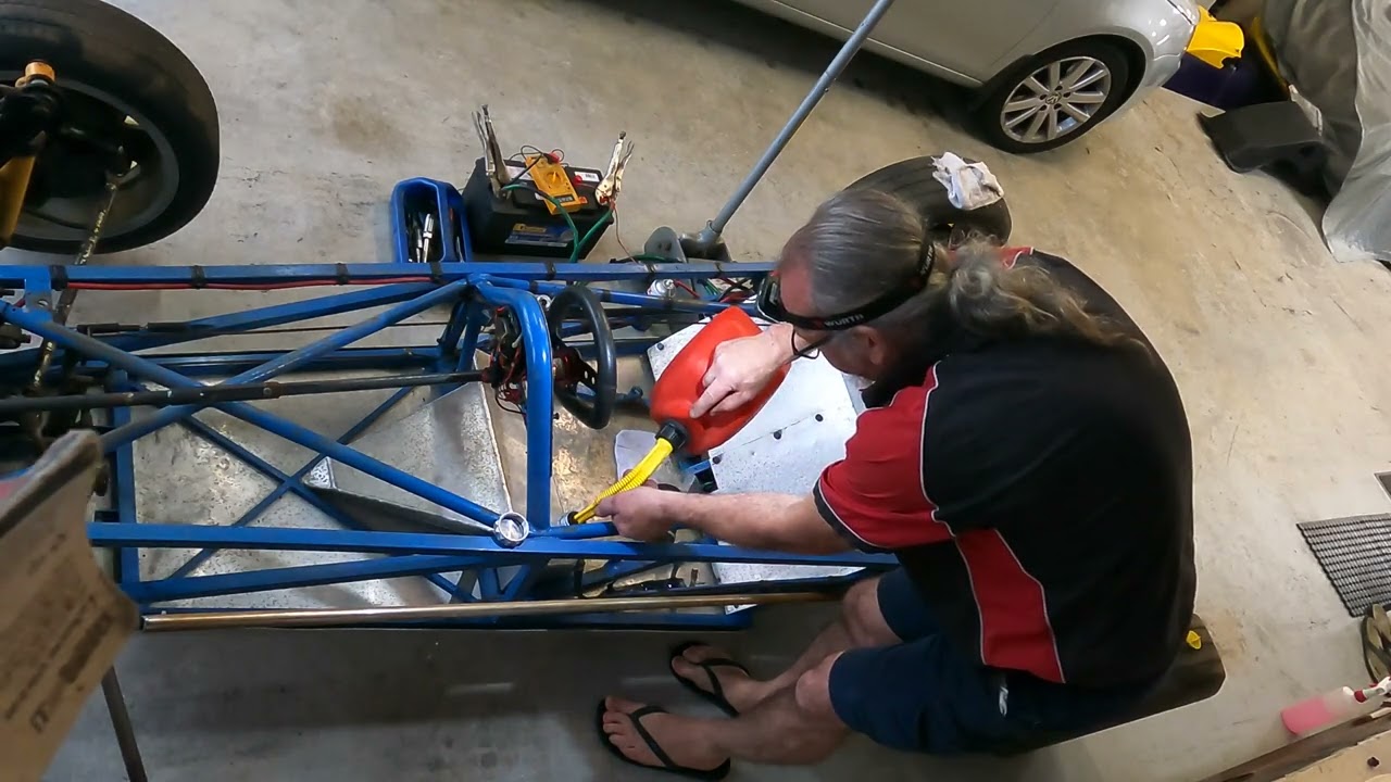 Chris Mckie, Unboxing my Formula Vee, 82 Spectre, First start in 12 year