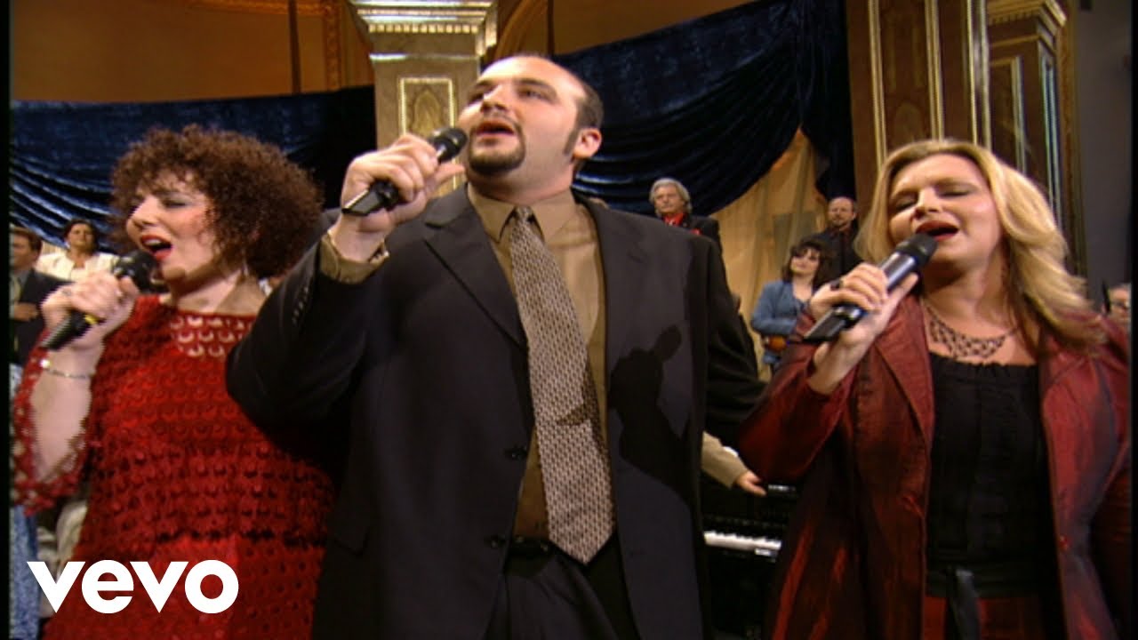 Bill & Gloria Gaither - The Star-Spangled Banner [Live] ft. The Isaacs