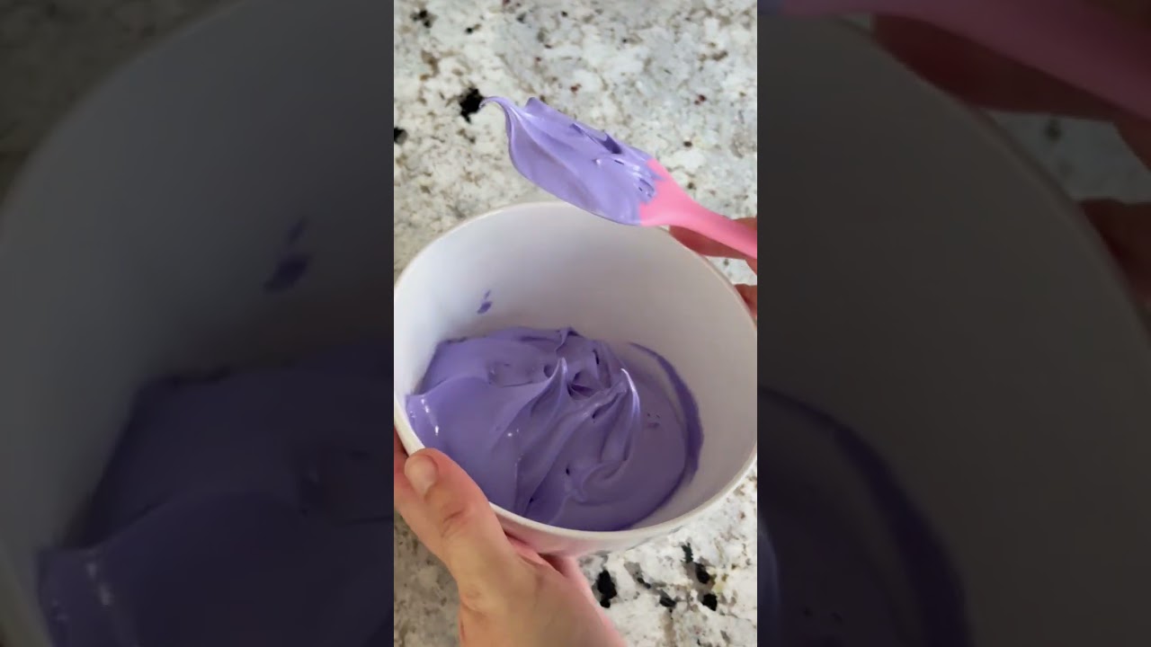 How to Create Puffy Royal Icing Writing!