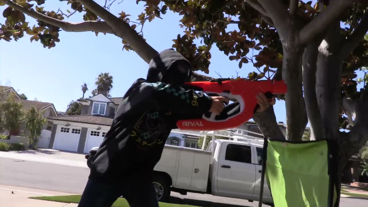 Playing Nerf Gun War - California Kids
