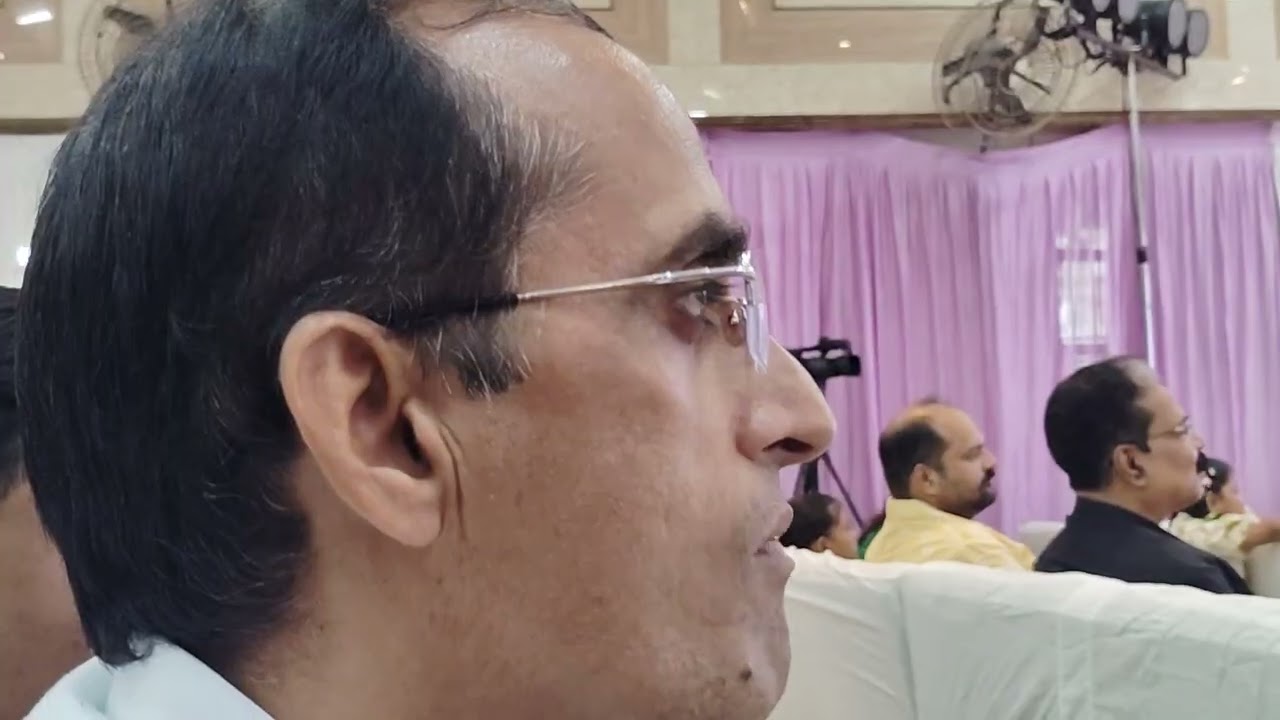 आचार्य प्रोफेसर रामदेव शुक्ल बोलते हुए--भीम प्रसाद प्रजापति