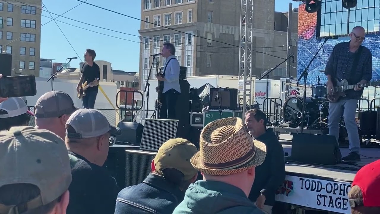 Superchunk ~ Throwing Things @ Frantic City Music Festival Live 2022