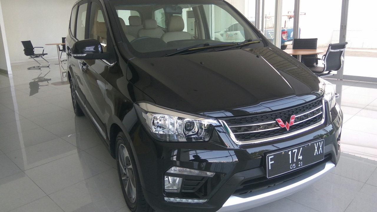 Wuling Confero S 1.5 L Luxury+ (2017) First Impression Review Indonesia