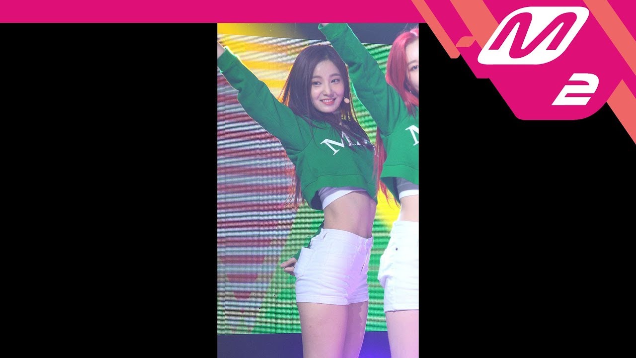 [MPD직캠] 모모랜드 연우 직캠 '뿜뿜(BBoom BBoom)' (MOMOLAND Yeonwoo FanCam) | @MCOUNTDOWN_2018.1.11