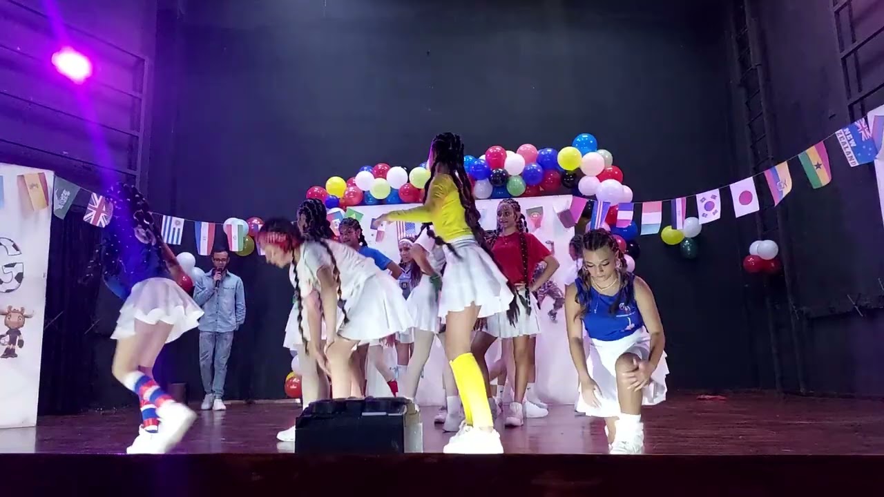 Coreografía grupo juvenil mix