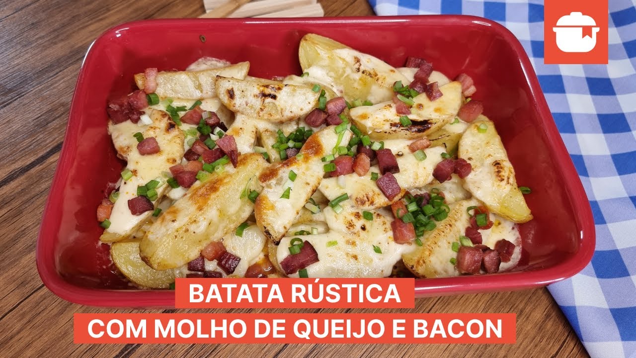 Batata rústica com molho de queijo e bacon