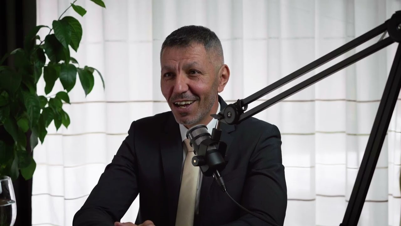 كيف تدخل الخيانة إلى العلاقة الزوجية ؟ مترجم #د_حسن_المزين