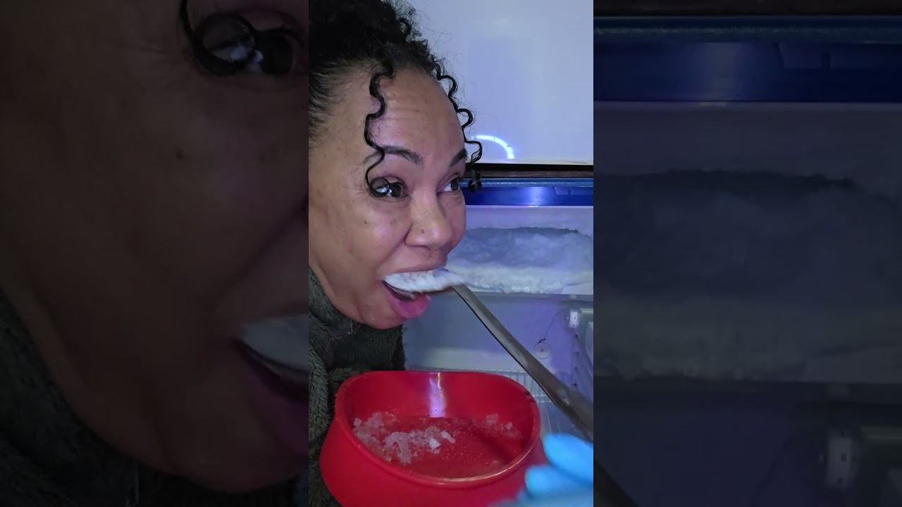 Eating ice from the blue fridge🧊❄️