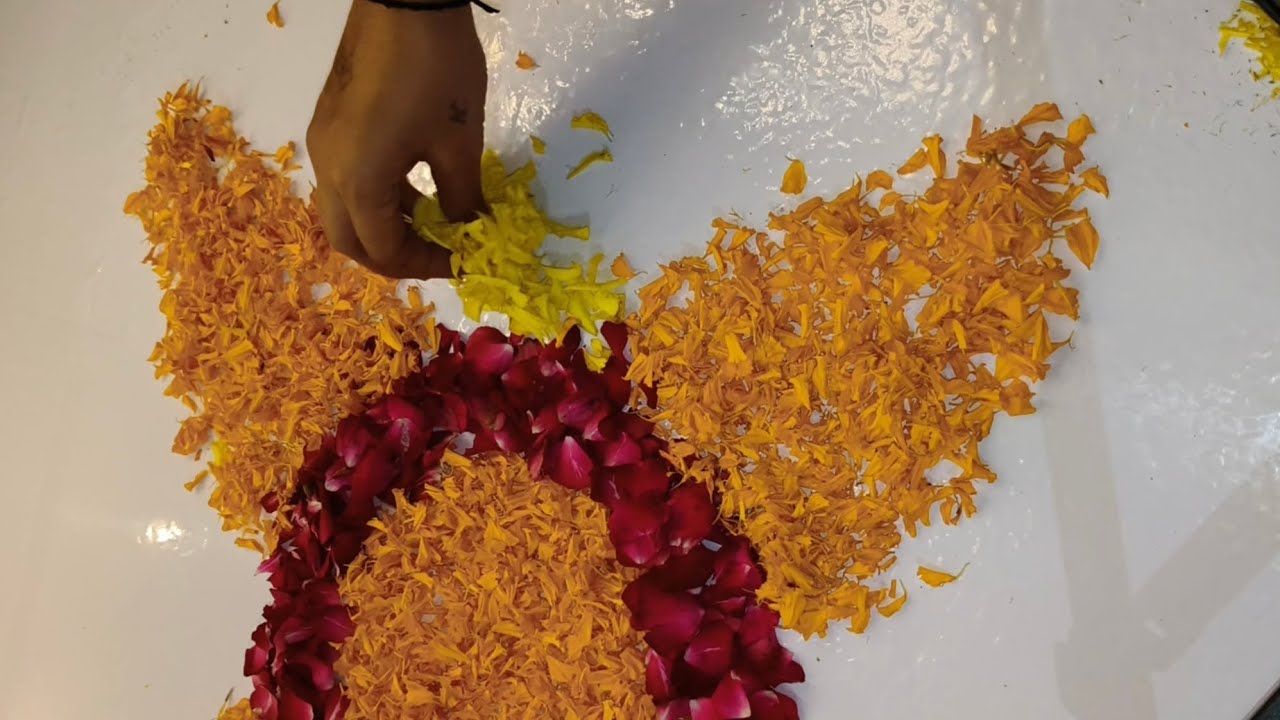 Must - Try Flower Rangoli Design 🌺 बिना रंगो के रंगोली की सुंदरता 💫 || 