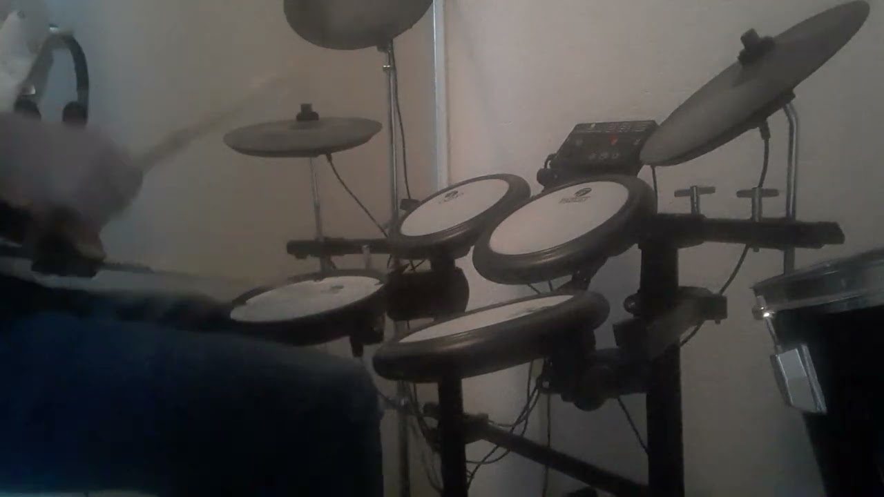 Skylines, Camel, Andy Ward. Some fragments. Ben van Zanten drummer.