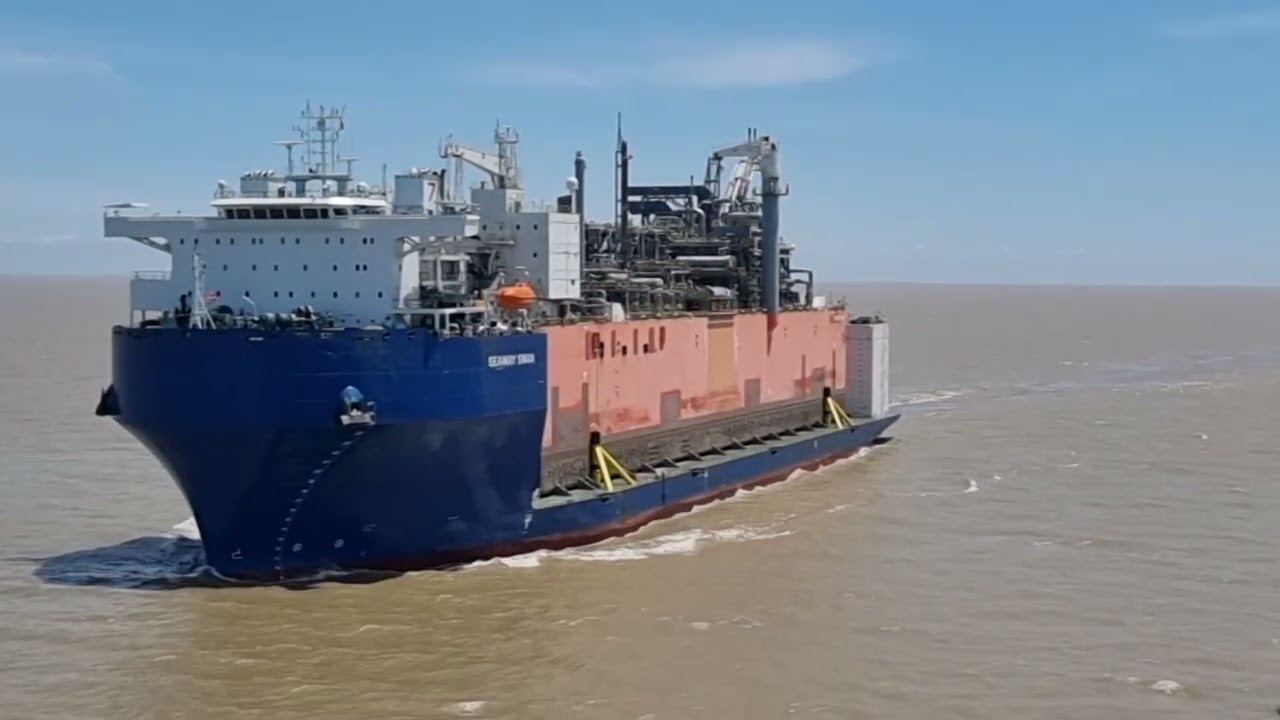 Hoy abordo del LOGIN ENDURANCE Cruzando el Rio de Plata con Pilot on board¡!!