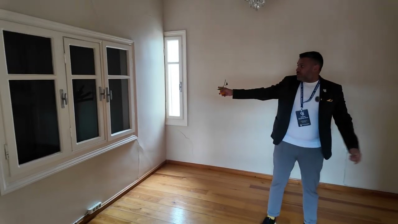 Ayvalık’ta üç tapuda oluşan taş ev