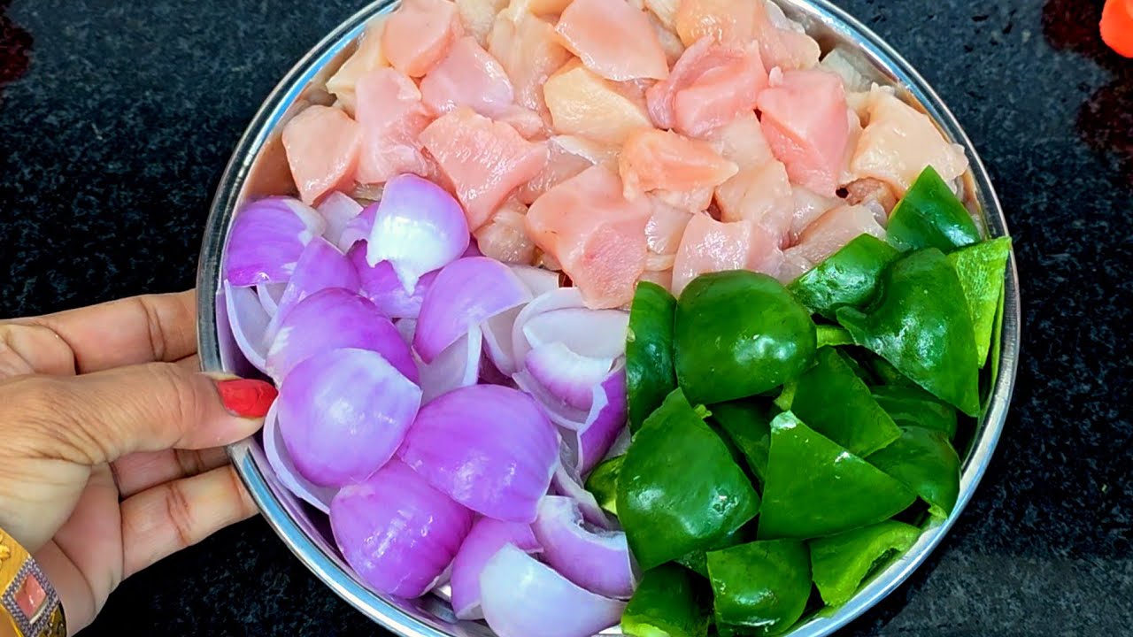 होटल से अच्छा चिली चिकन घर पर बनाए/Chilli Chicken With Fried Rice/Chilli Chicken Recipe 