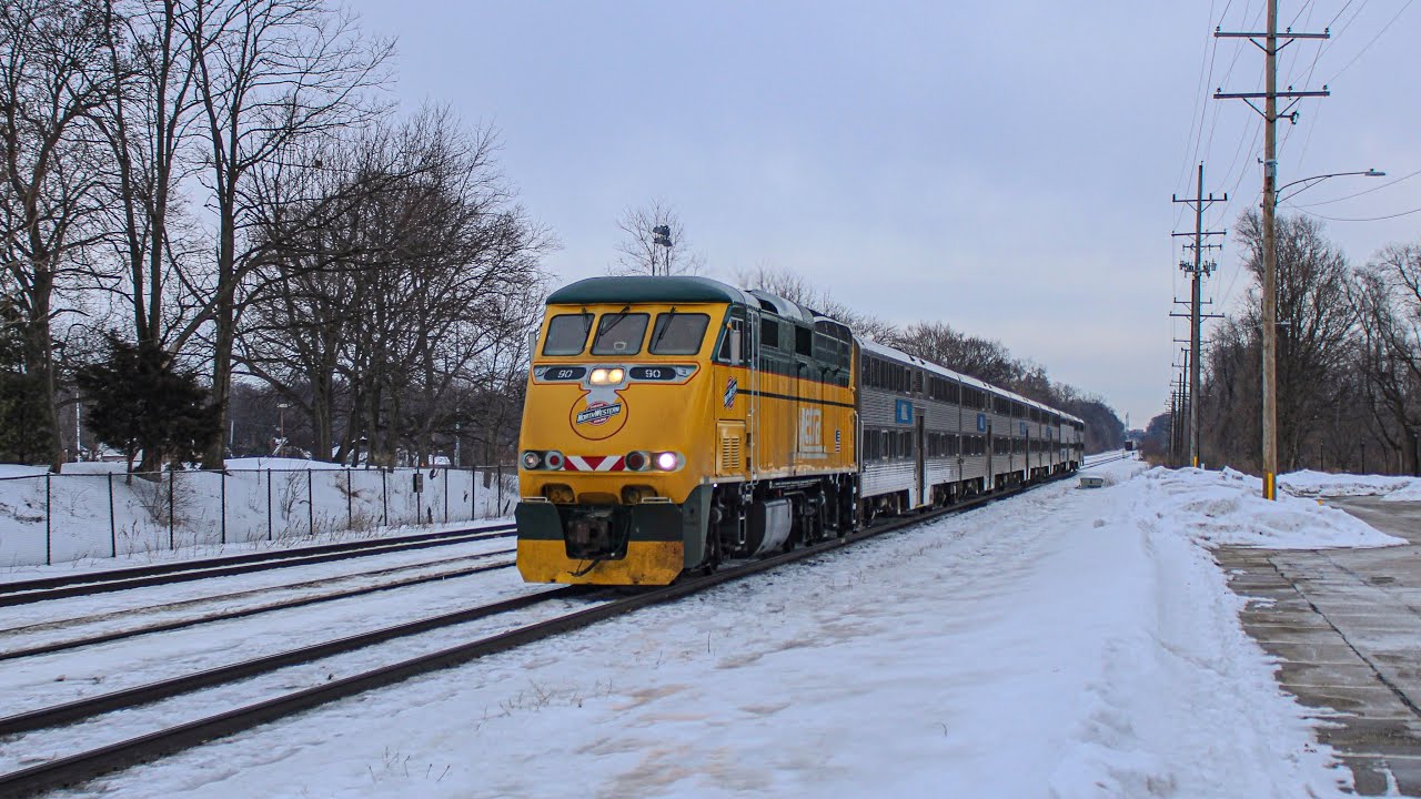 Chicago & Northwestern Metra 90 Heritage Unit leads Outbound Metra Glenn Ellyn IL (Horn)