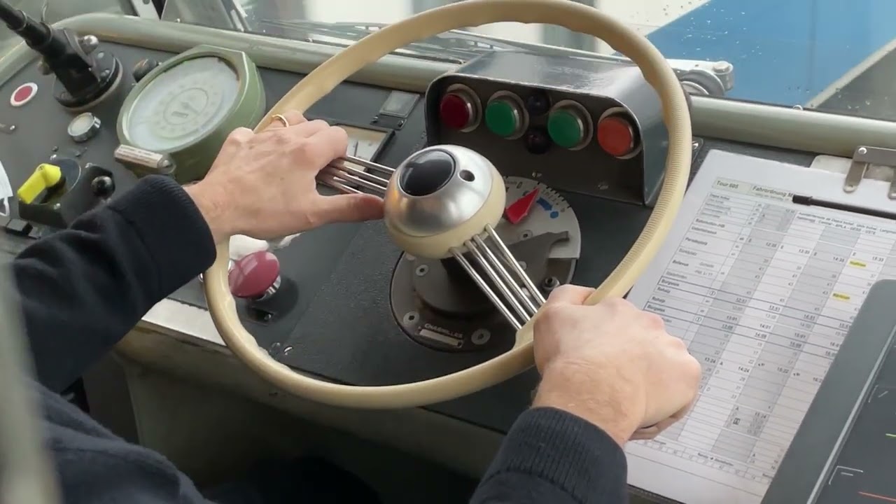 VBZ Mirage 1675 November 2021 Museumslinie 21