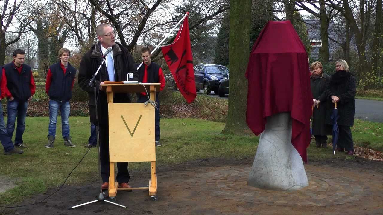 Onthulling beeld - Door en Voor - Vesuvius Club Elsloo (Deel2)