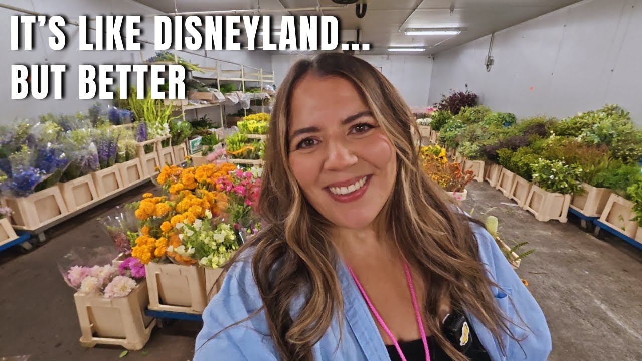 Let's Go Shopping At The Flower Market and See Thousands of Plants and Blooms Together! 🌸🤩🌿