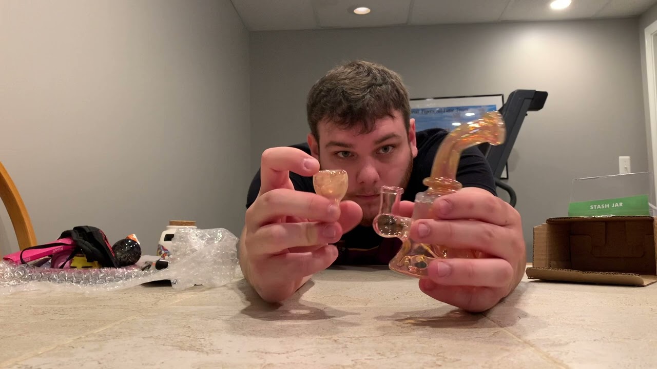 WORLD OF BONGS $100 MYSTERY BOX! UNBOXING AND REVIEW