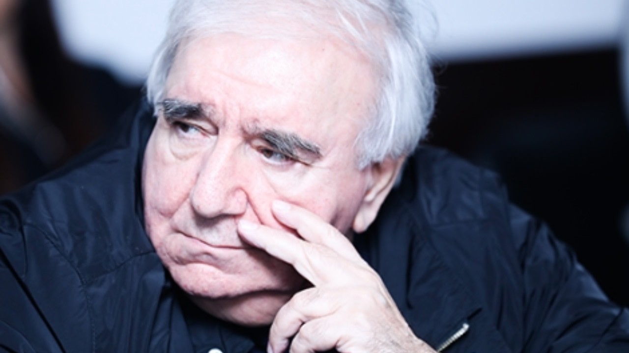 AYIN O BİRİ ÜZÜ- RAMİZ RÖVŞƏN