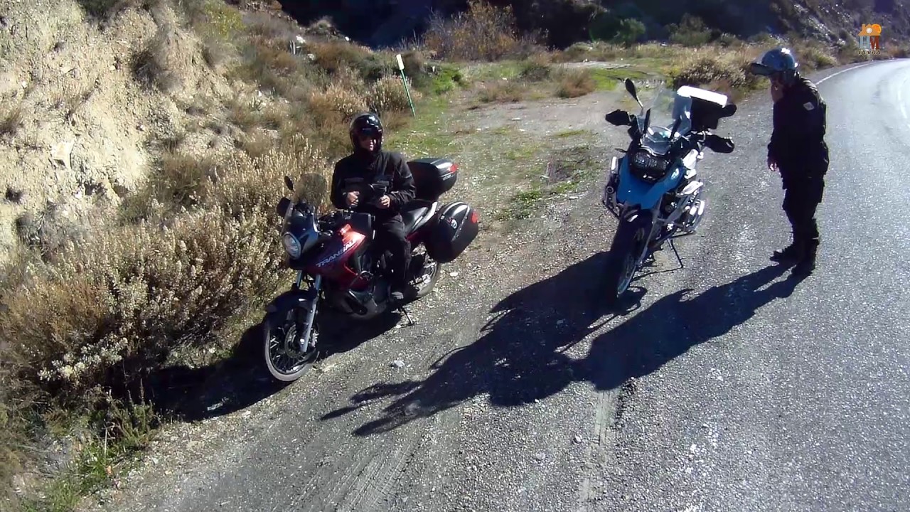 Conoce Andalucía: BMW R 1200 GS y Honda Transalp 700 en el Puerto de la Ragua