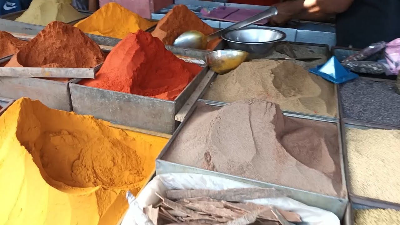 पत्थर फुल मसाला कैसा होता है देखे!मसाला दुकान में मिला एक Unique मसाला ! @ManjitBites 