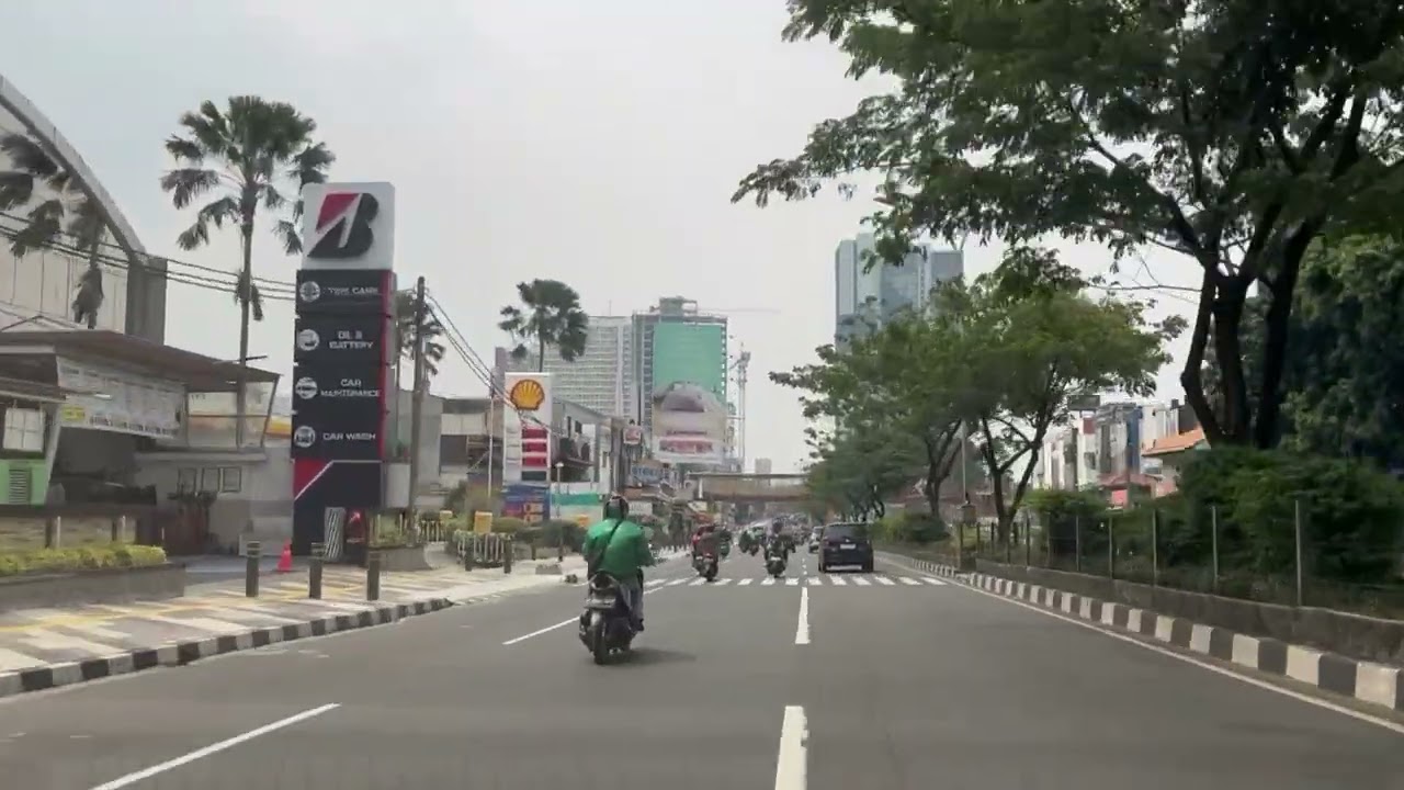 Pondok Cina. Jalan Margonda Raya. Beji, Kota Depok, 2023.