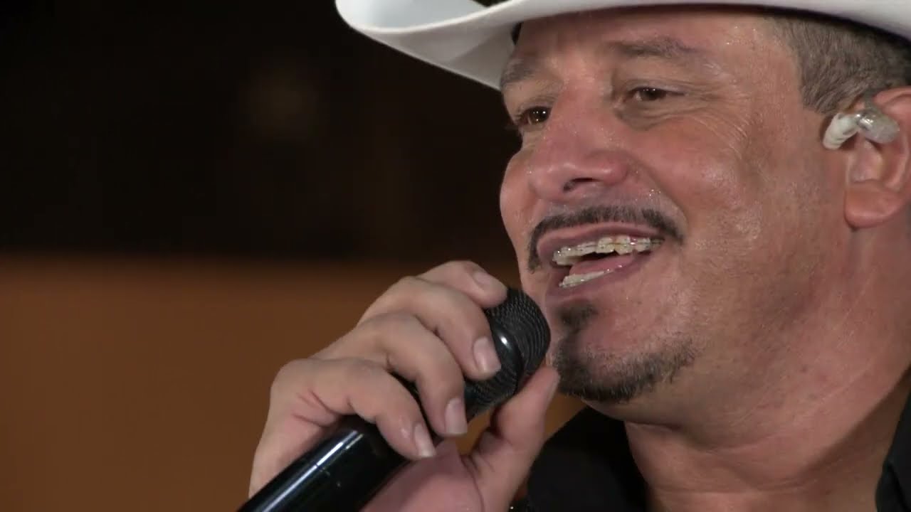 Clave 7 (En Vivo) - Los Invasores de Nuevo Le&oacute;n 40 Aniversario