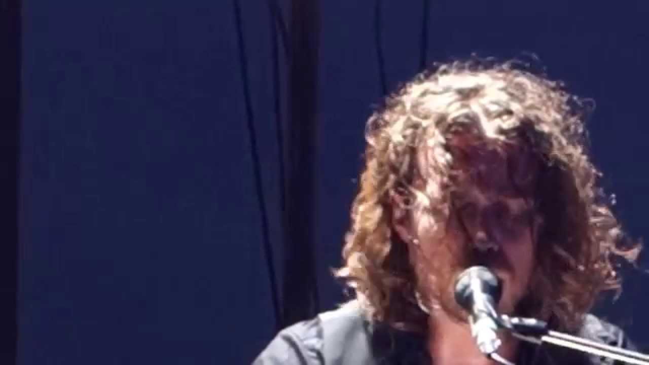 Julien Doré - 30 juin 2015 - Sète, théâtre de la mer - Panda roux, panda gris et Winnipeg