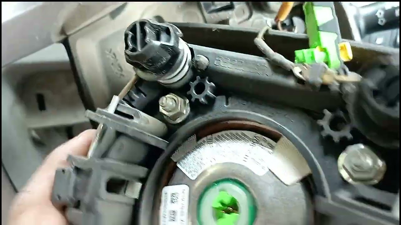 how to open steering airbag and clock spring Mahindra Scorpio S10