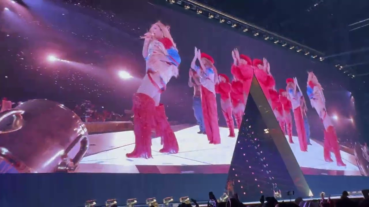 Beyoncé - LEVII'S JEANS, SWEET HONEY BUCKIN' Live July 11, 2025 @ Mercedes-Benz Stadium Atlanta, GA