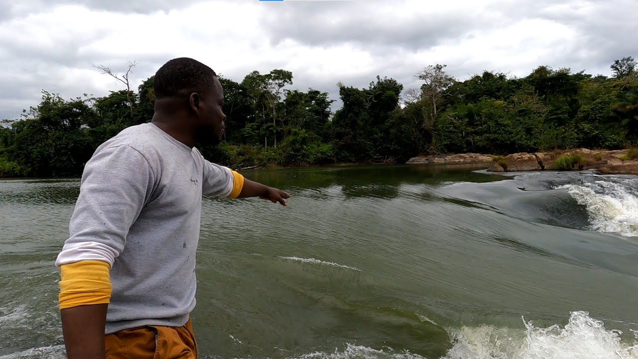 Secret River Falls of Fougamou [ Don't Swim Here ]