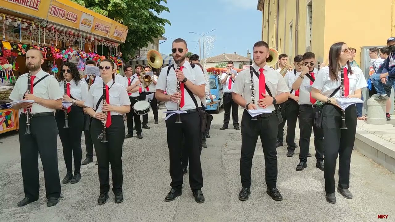 Spettacolo musicale CITTA' DI ANDRETTA--------La matinella Andretta-
