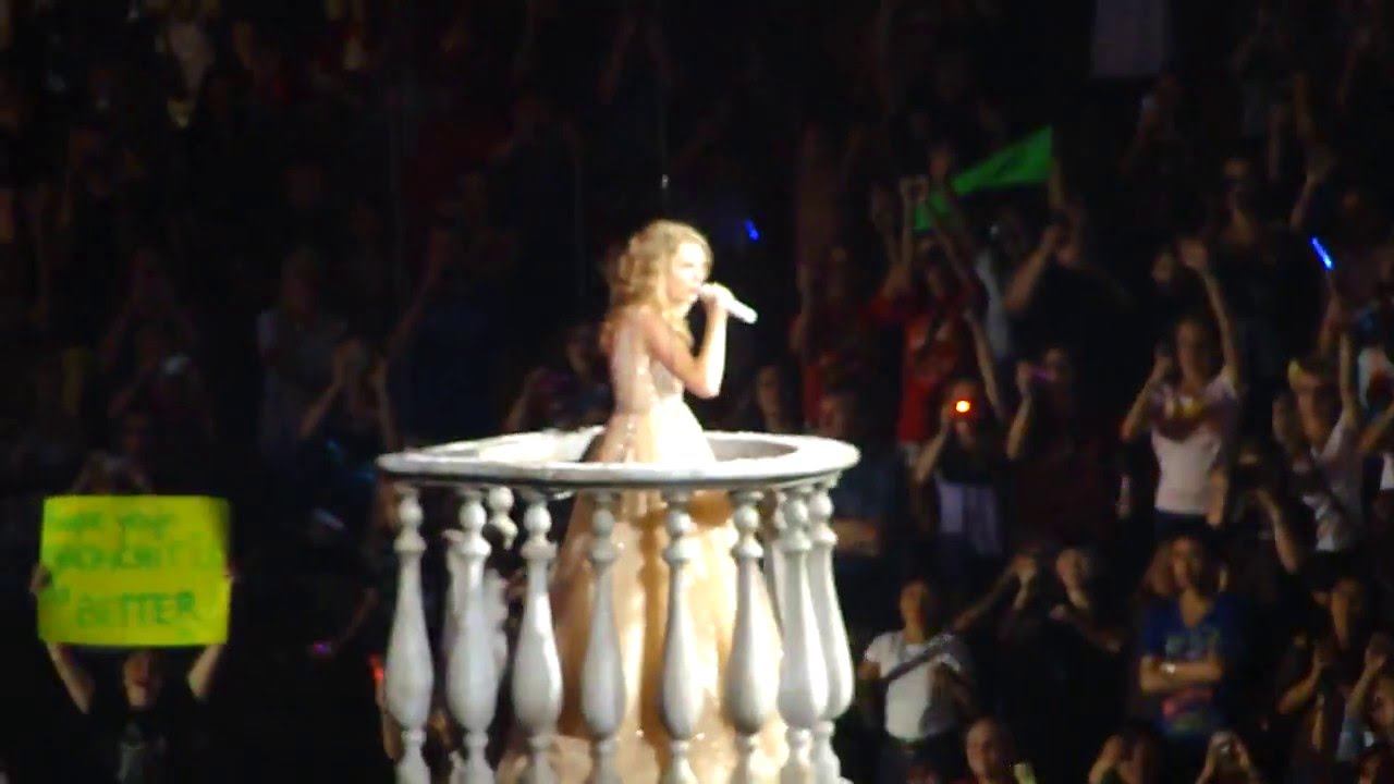 Love Story - Taylor Swift - Toronto - July 15, 2011 - Speak Now Tour