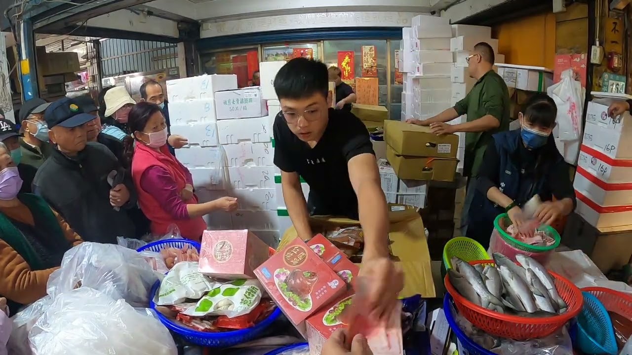 300箱買氣威力大爆發 #中彰海王子 #土城 #海鮮叫賣 #海鮮拍賣