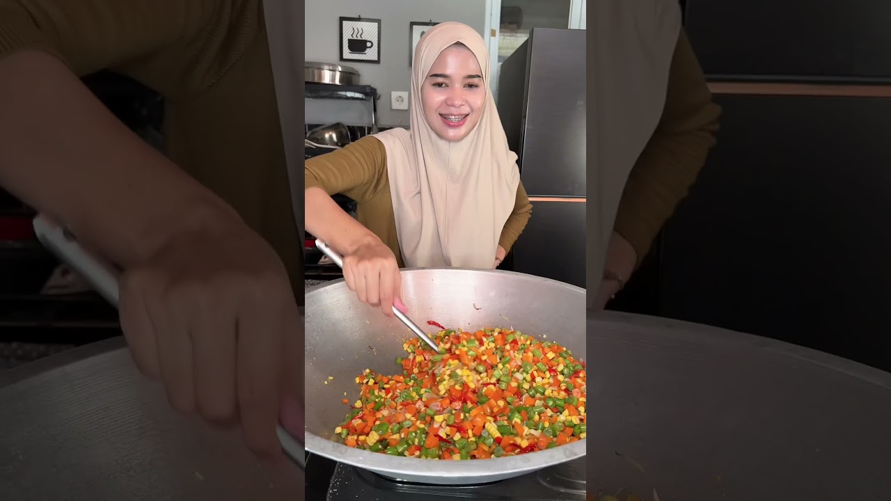 Masak ayam crispy dan sayur pelangi untuk Jumat berkah