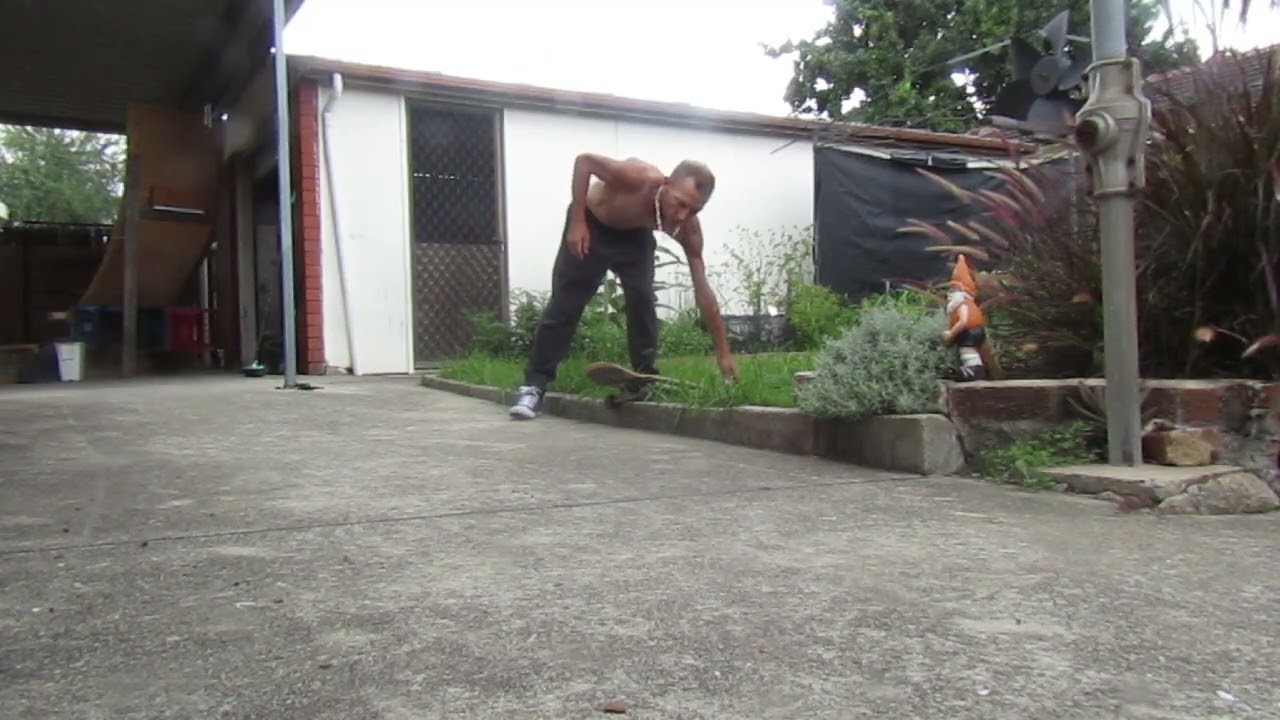 Legit Learner #skateboarding I need to learn to ollie moving .. Here is the start.. good day :)