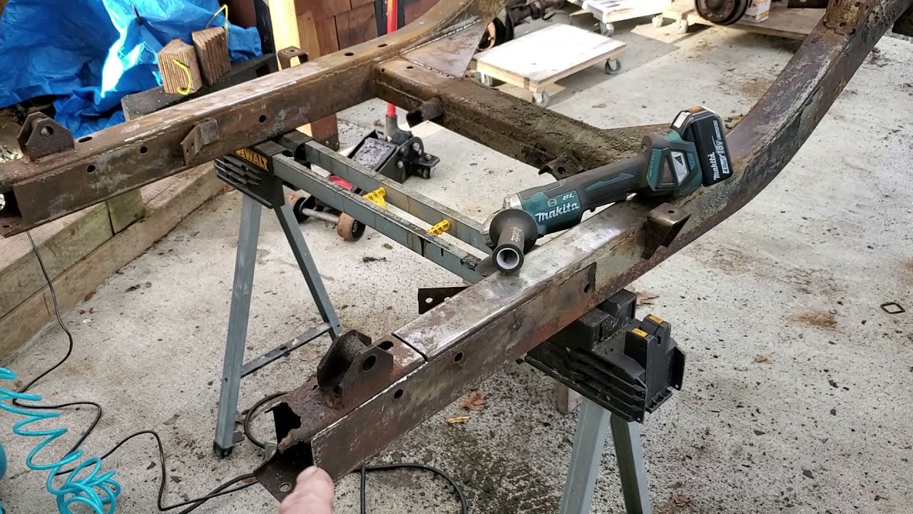 Kat and Don's Scout 80 Restoration - Part 4 Restoring the Frame