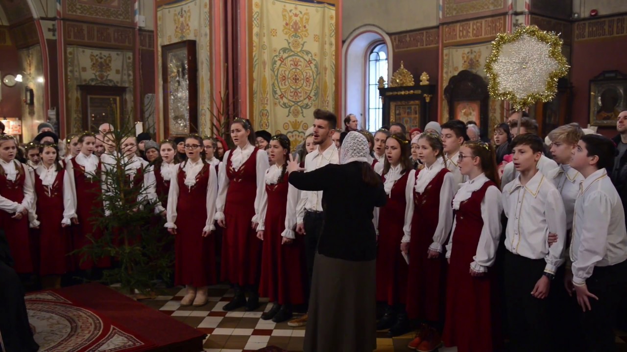 Хор «Радуга» исполнил Рождественские колядки в Александро-Невском кафедральном соборе